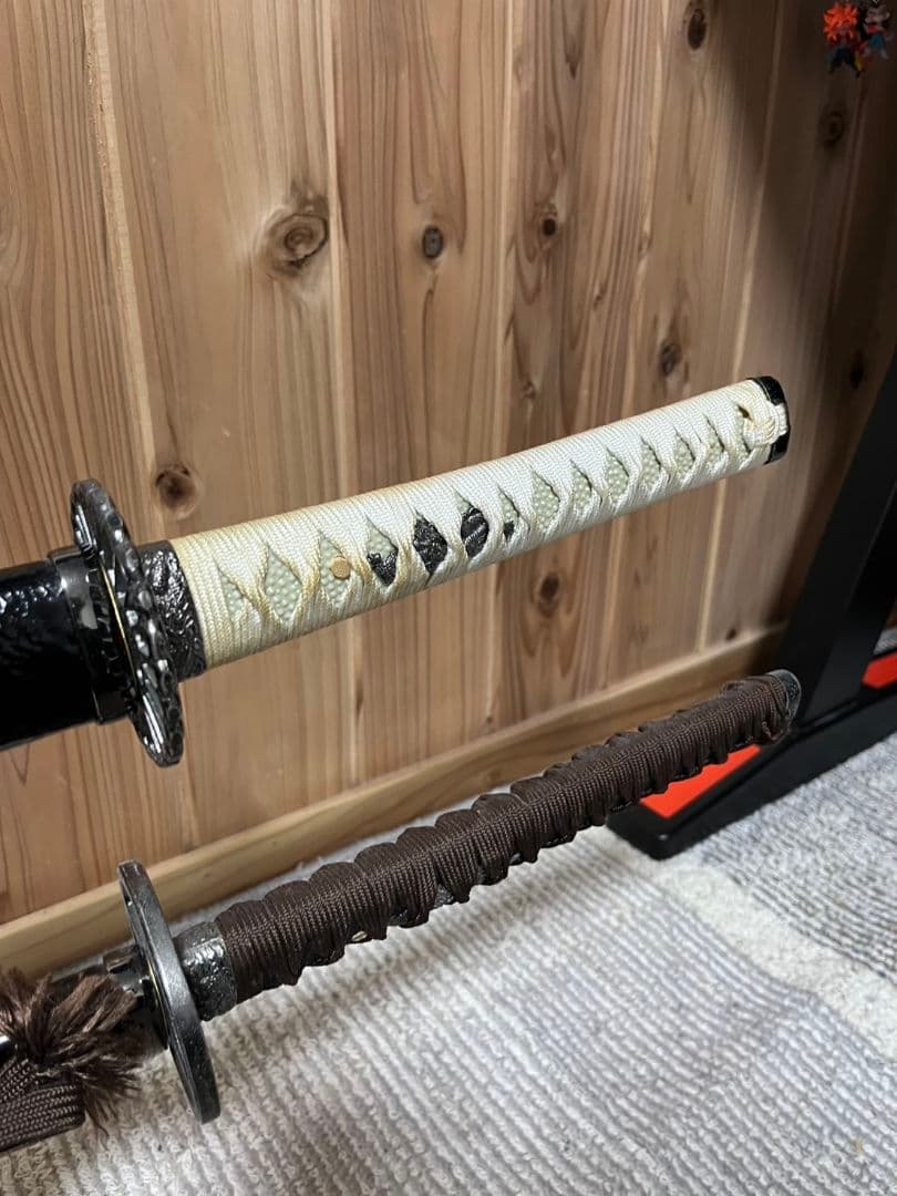 五条工務店　模擬刀　 2本セット スタンド付き　菊一文字　斎藤一こしらえ