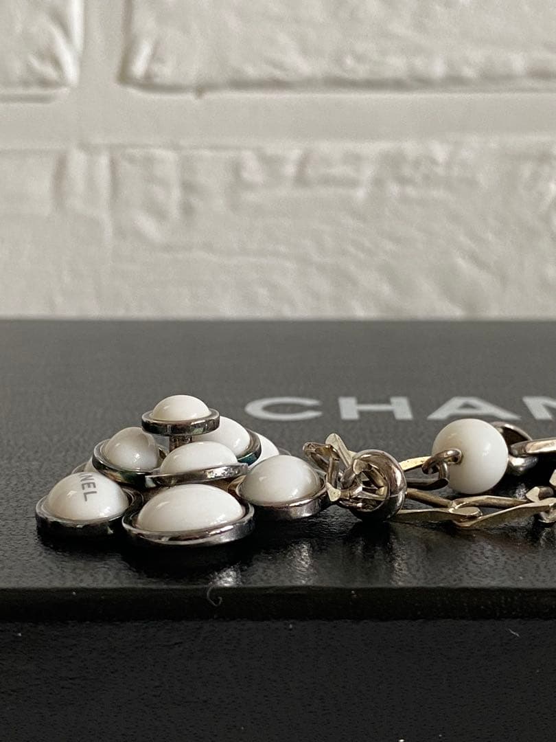 CHANEL カメリアネックレス　ホワイト