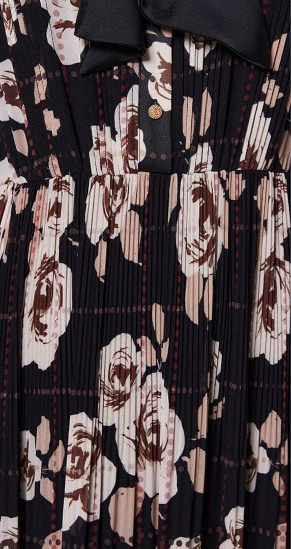 polyester chiffon ボウタイワンピース 内田有紀さん着用