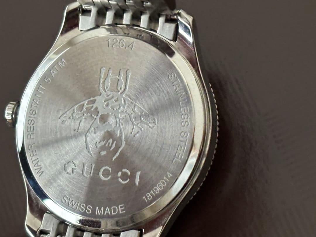 グッチ　時計YA1264153（シルバーダイヤル、シルバーステンレスベルト）