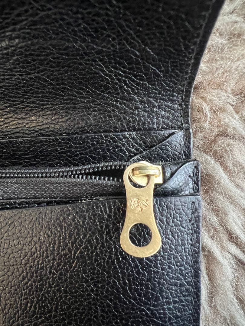 IL BISONTE ブラックレザー 二つ折り財布