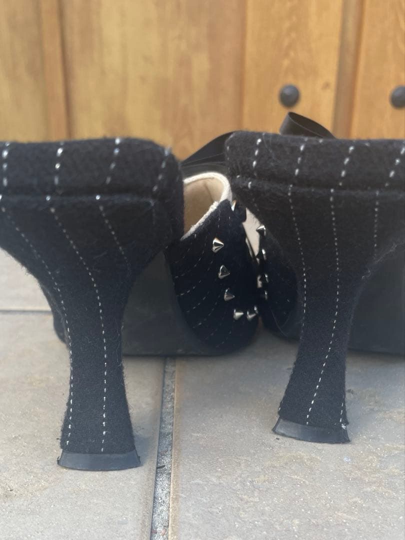 YELLO ブラック レースアップヒール