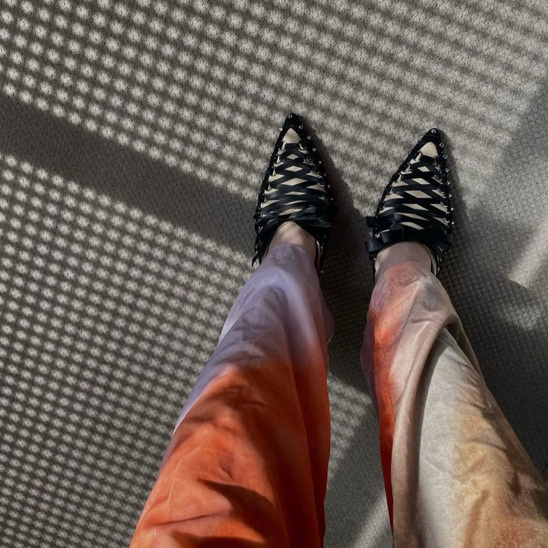 YELLO ブラック レースアップヒール