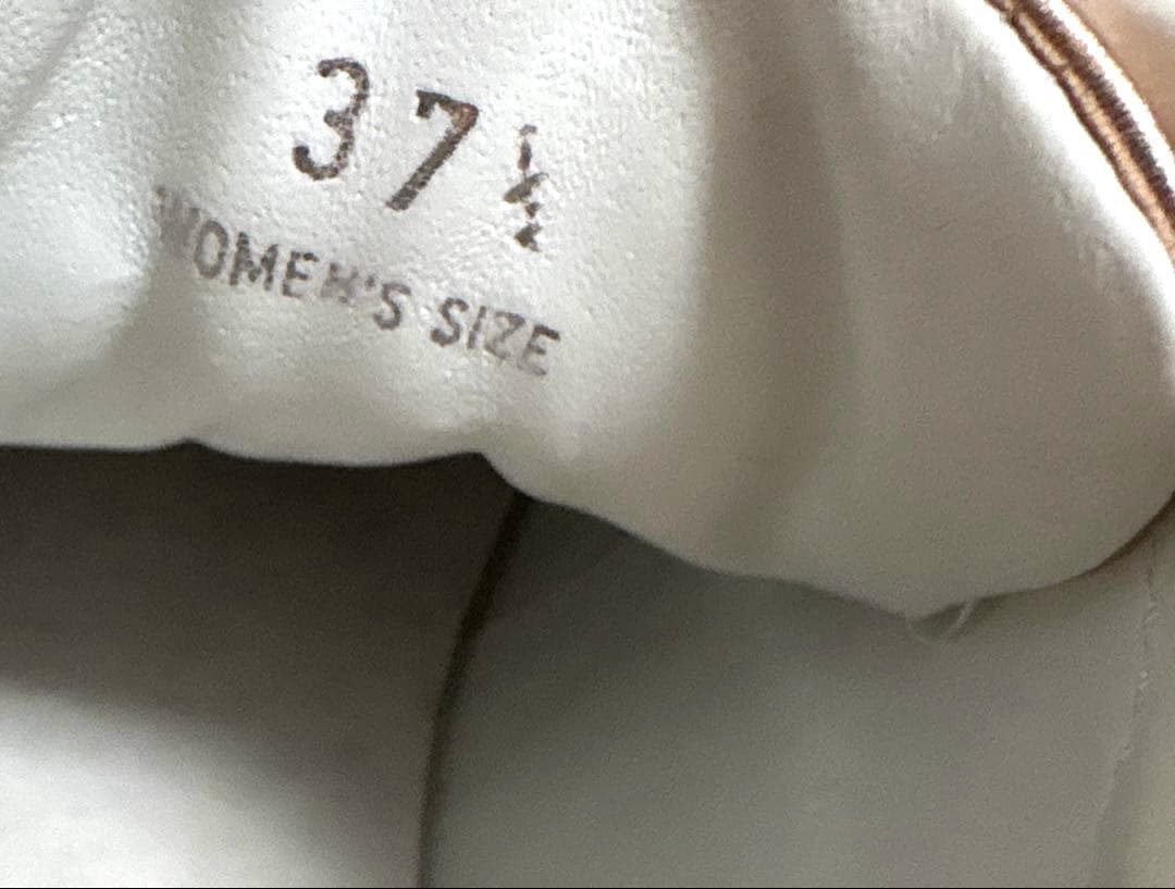 トッズ　スニーカー　ゴールド　37ハーフ