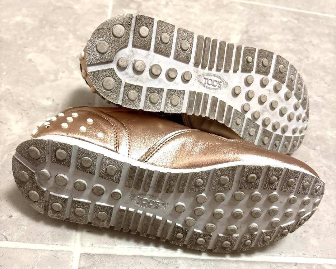 トッズ　スニーカー　ゴールド　37ハーフ