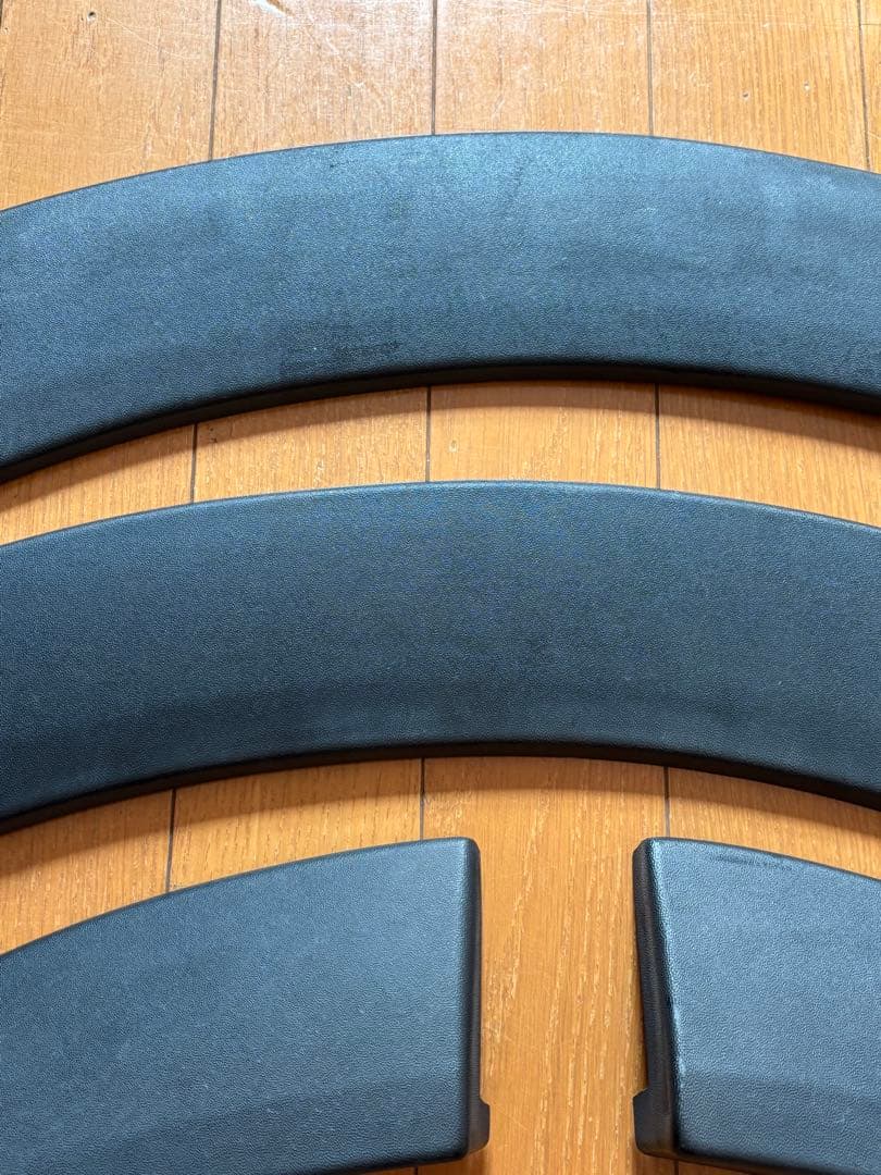 キャラバンNV350用オーバーダウンフェンダートリム