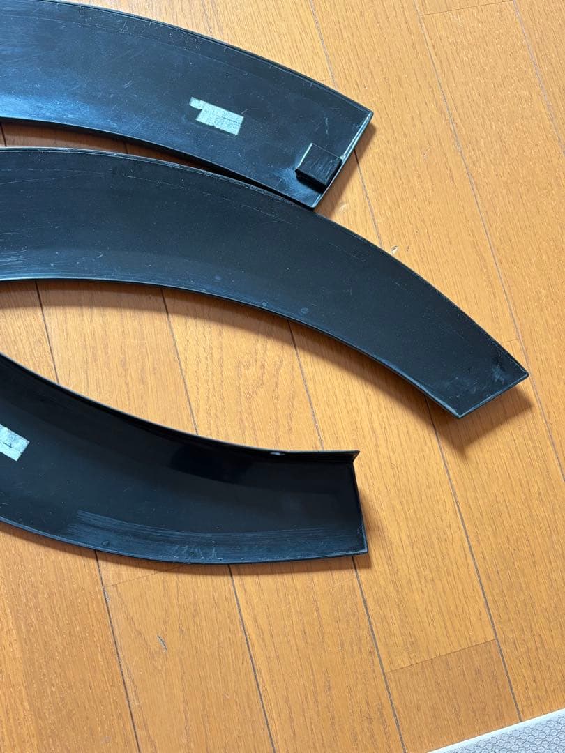 キャラバンNV350用オーバーダウンフェンダートリム