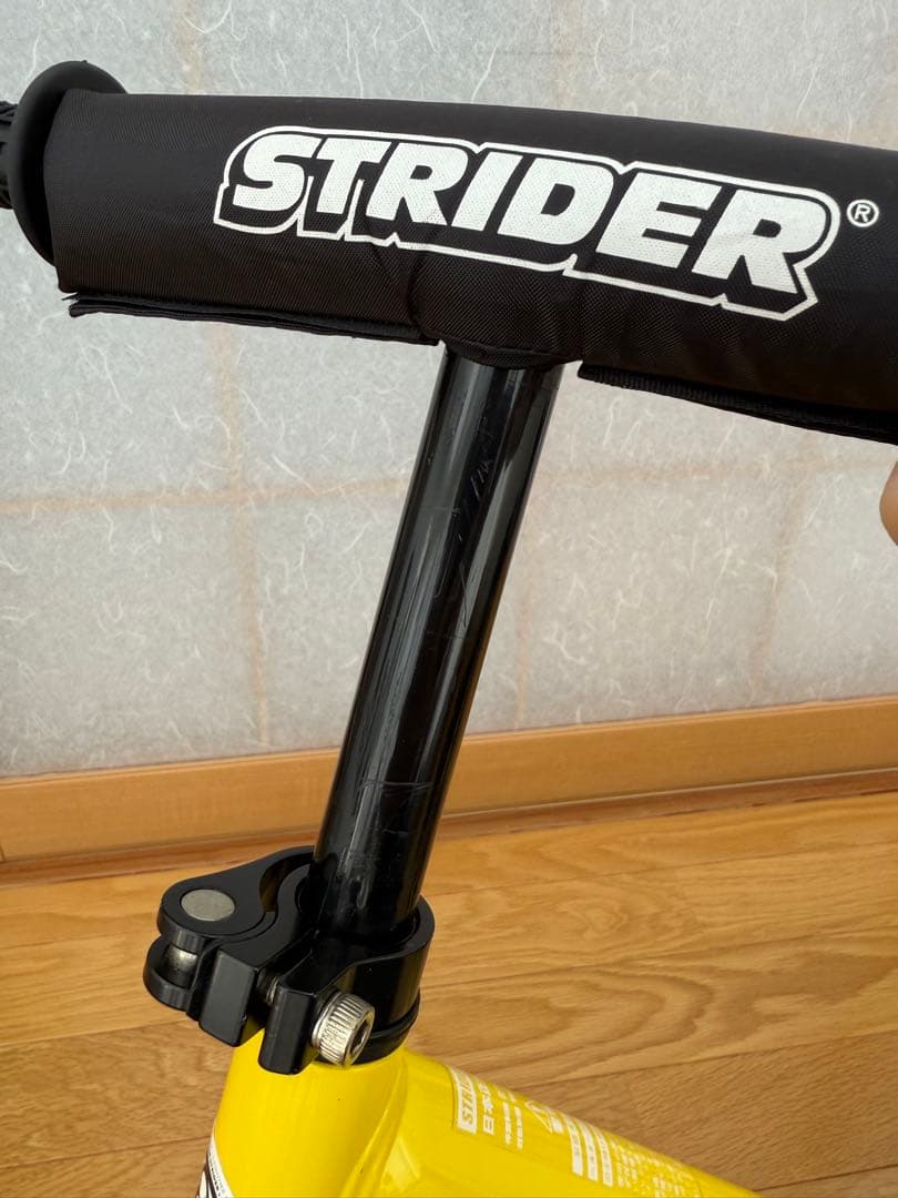 ダーン様⭐︎ストライダー　スポーツ　12インチ　黄色　ヘルメット付き