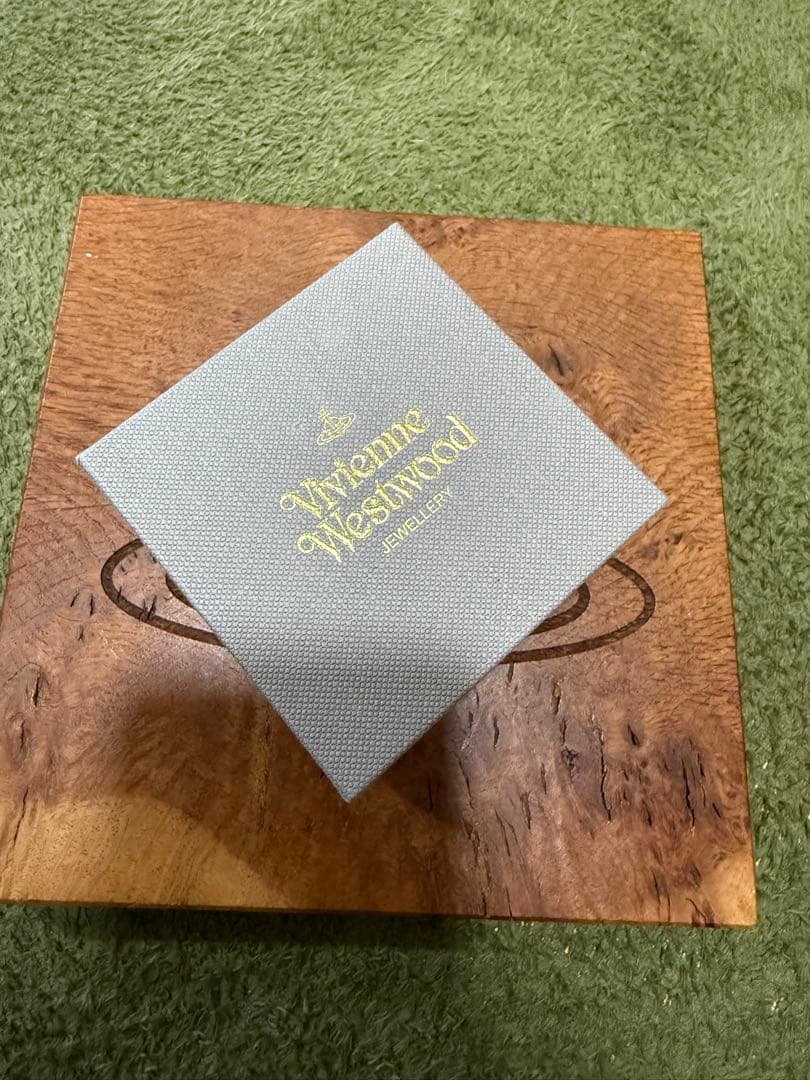 正規美品お箱付 Vivienne Westwoodニュースモールオーブシルバー