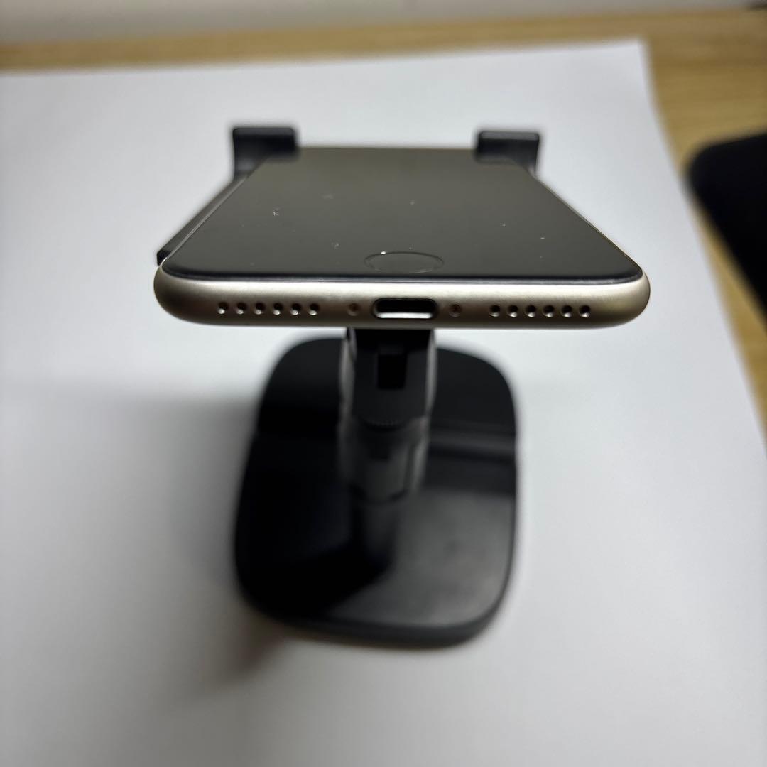 【シムフリー】iPhone SE3 第3世代 64GBスターライト 本体