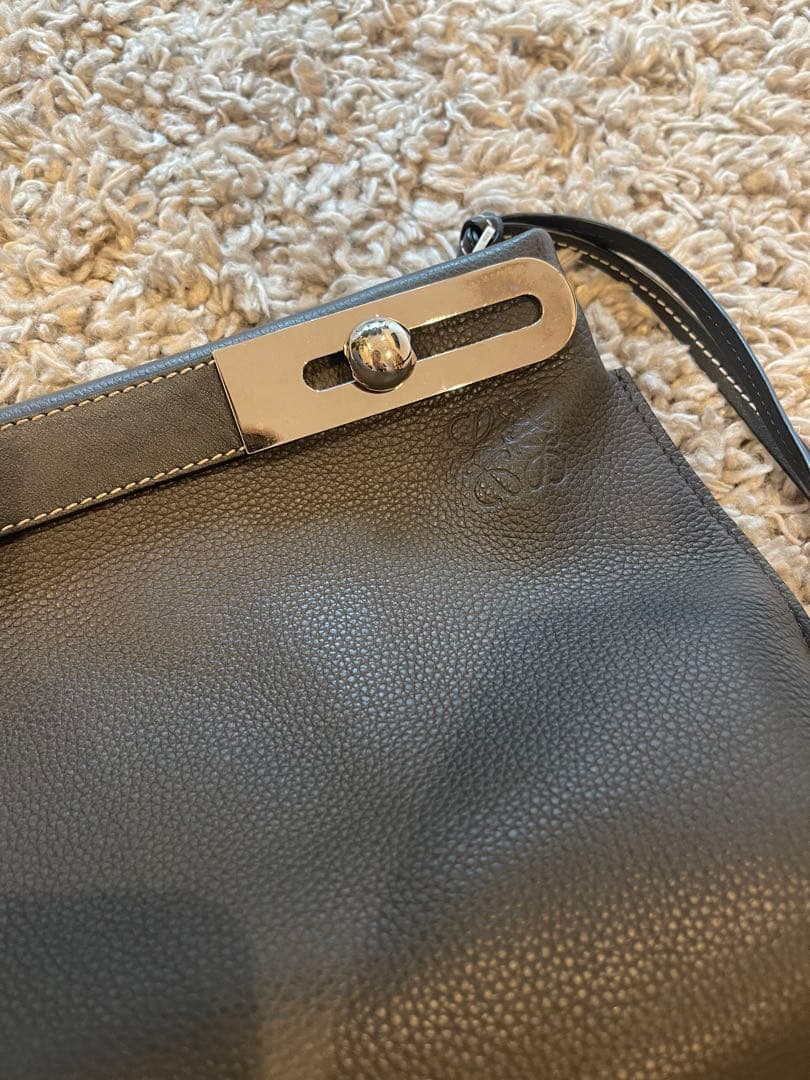 ロエベ　ミッシーバッグ　グレーレザー クラッチバッグ