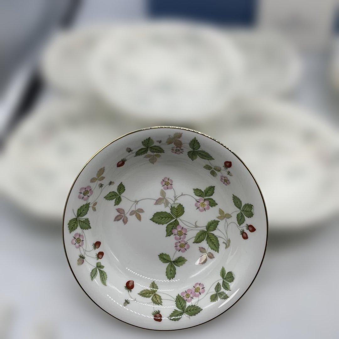 ウェッジウッド　ワイルドストロベリー　カップ&ソーサー2　プレート1　ボウル6