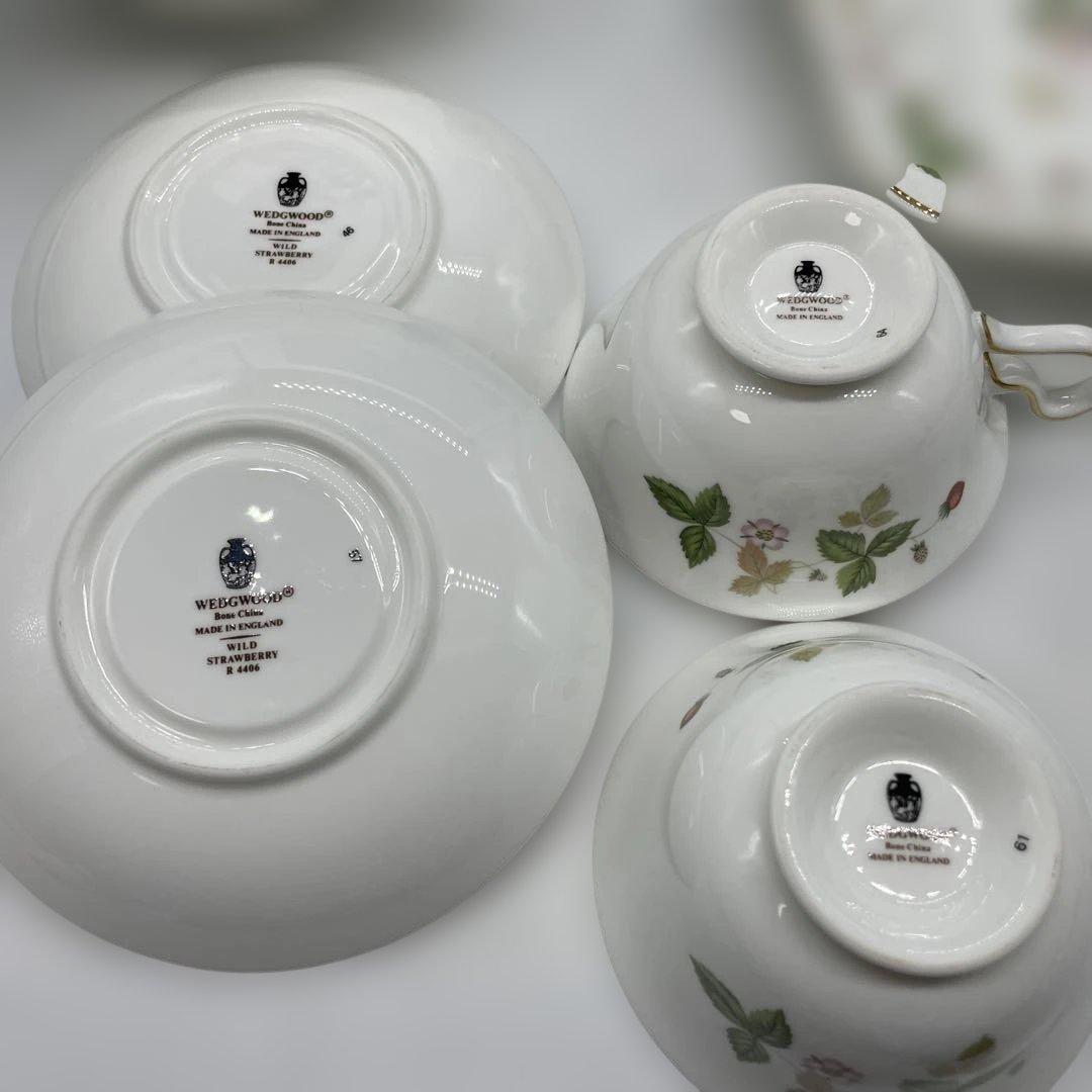 ウェッジウッド　ワイルドストロベリー　カップ&ソーサー2　プレート1　ボウル6