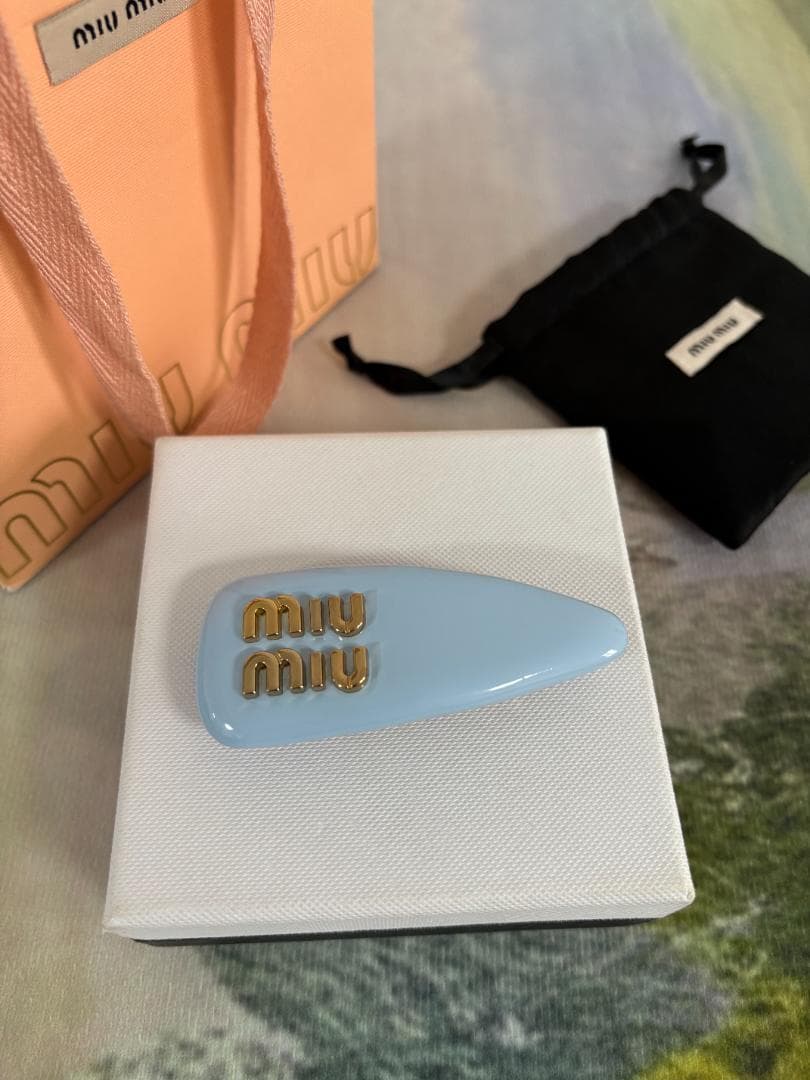 水色 miu miu ヘアクリップ