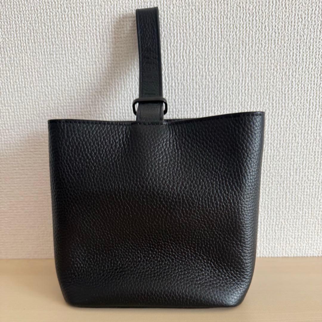 Hush Tug 巾着レザーバッグ ブラック