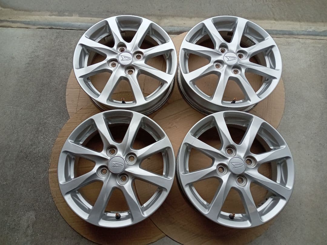 ダイハツ純正１４インチホイール