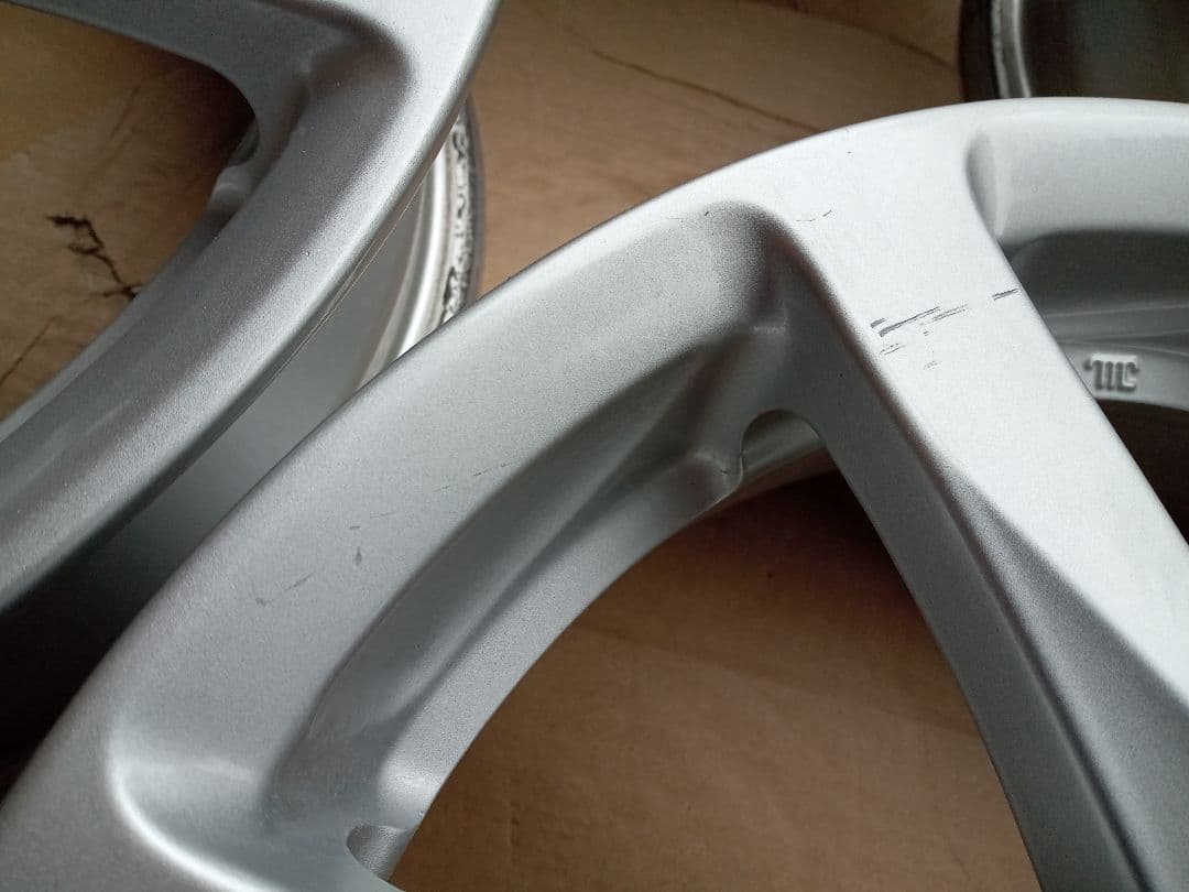 ダイハツ純正１４インチホイール