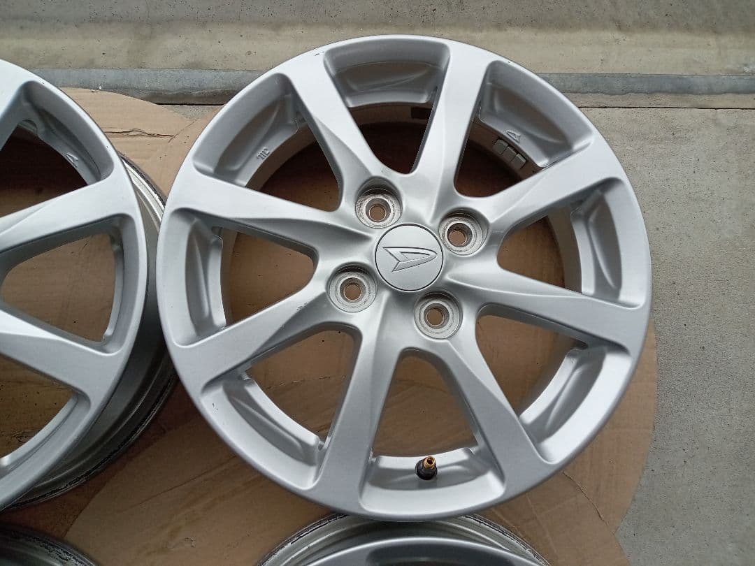 ダイハツ純正１４インチホイール