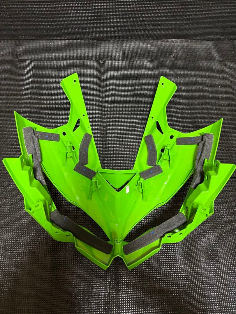 Kawasaki Ninja ZX-25R 純正アッパーカウル