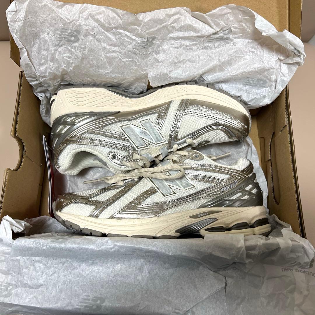 【新品未使用】New Balance1906R ゴールド スニーカー23.5