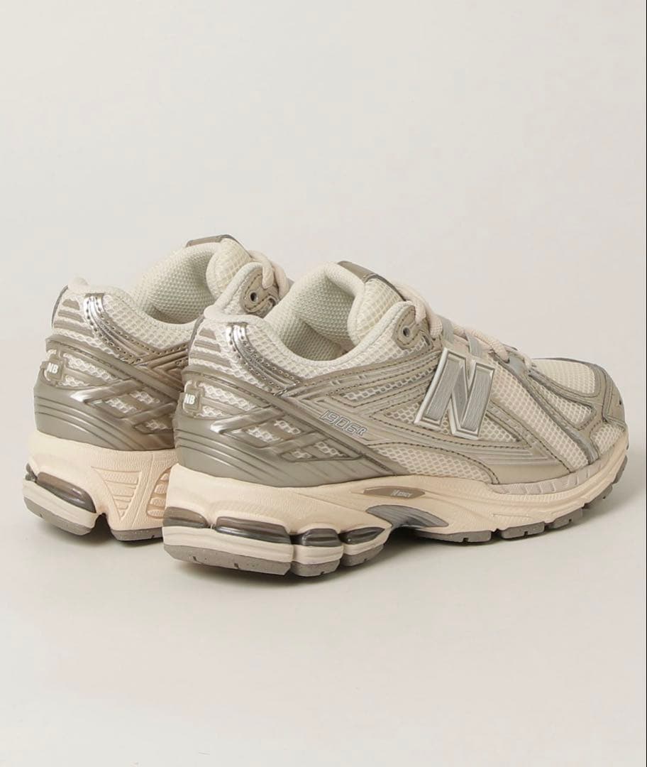 【新品未使用】New Balance1906R ゴールド スニーカー23.5