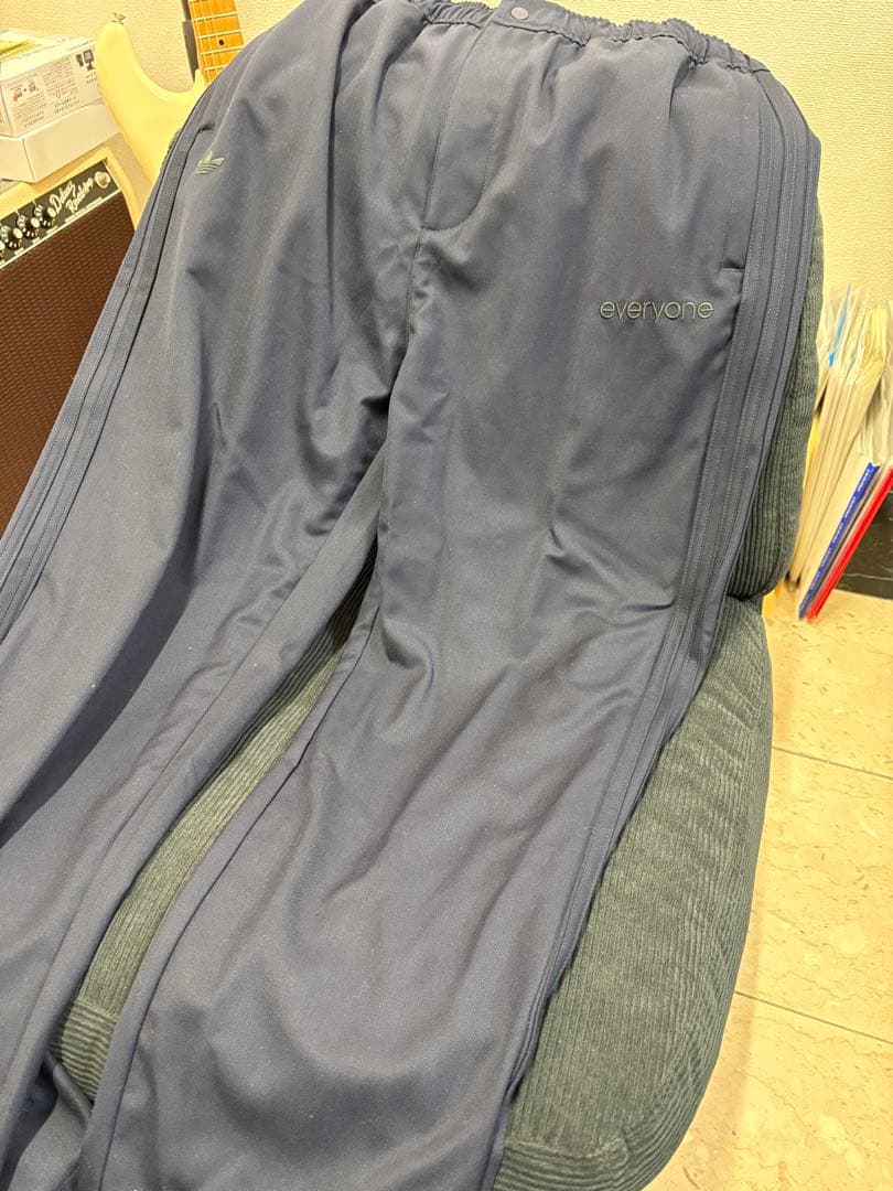 パンツ everyone adidas track pant legend ink