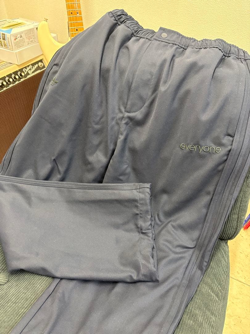 パンツ everyone adidas track pant legend ink