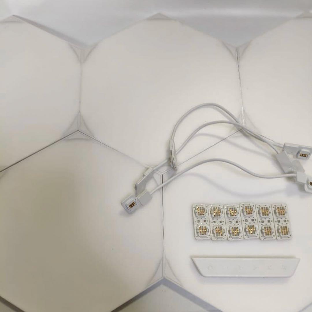 15日〆【美品】Nanoleaf Shapes Hexagon スターター7枚