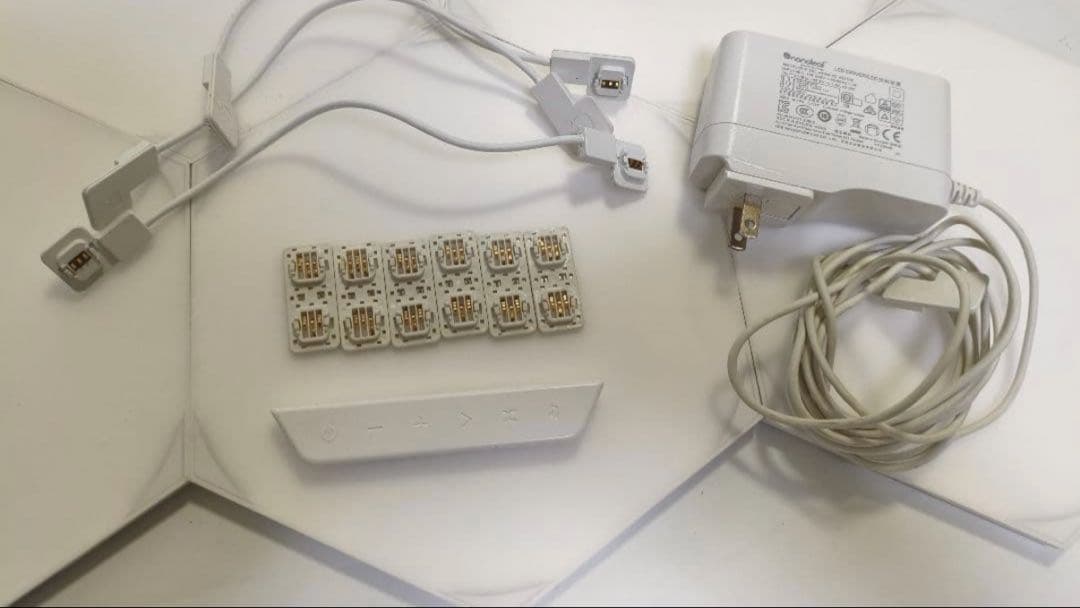 15日〆【美品】Nanoleaf Shapes Hexagon スターター7枚