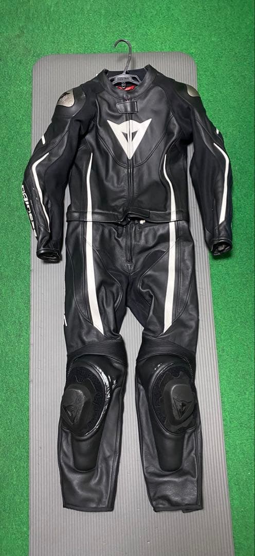 ダイネーゼ　セパレート　レーシングスーツ