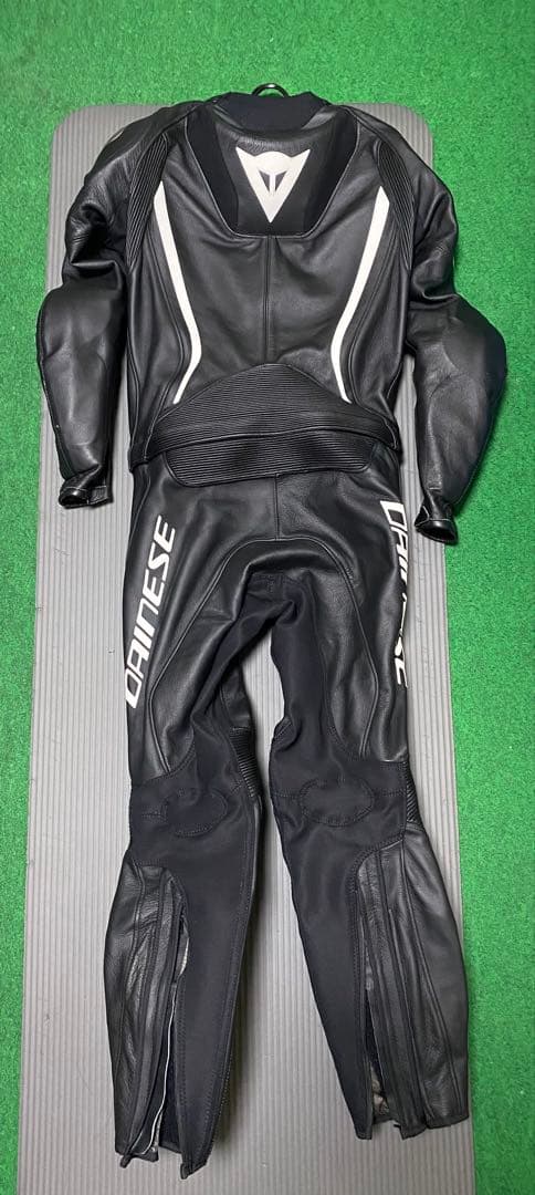 ダイネーゼ　セパレート　レーシングスーツ