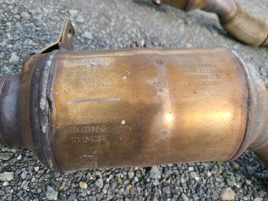 W222 S63 AMG 純正 触媒 Sクラス メルセデス・ベンツ 正規品