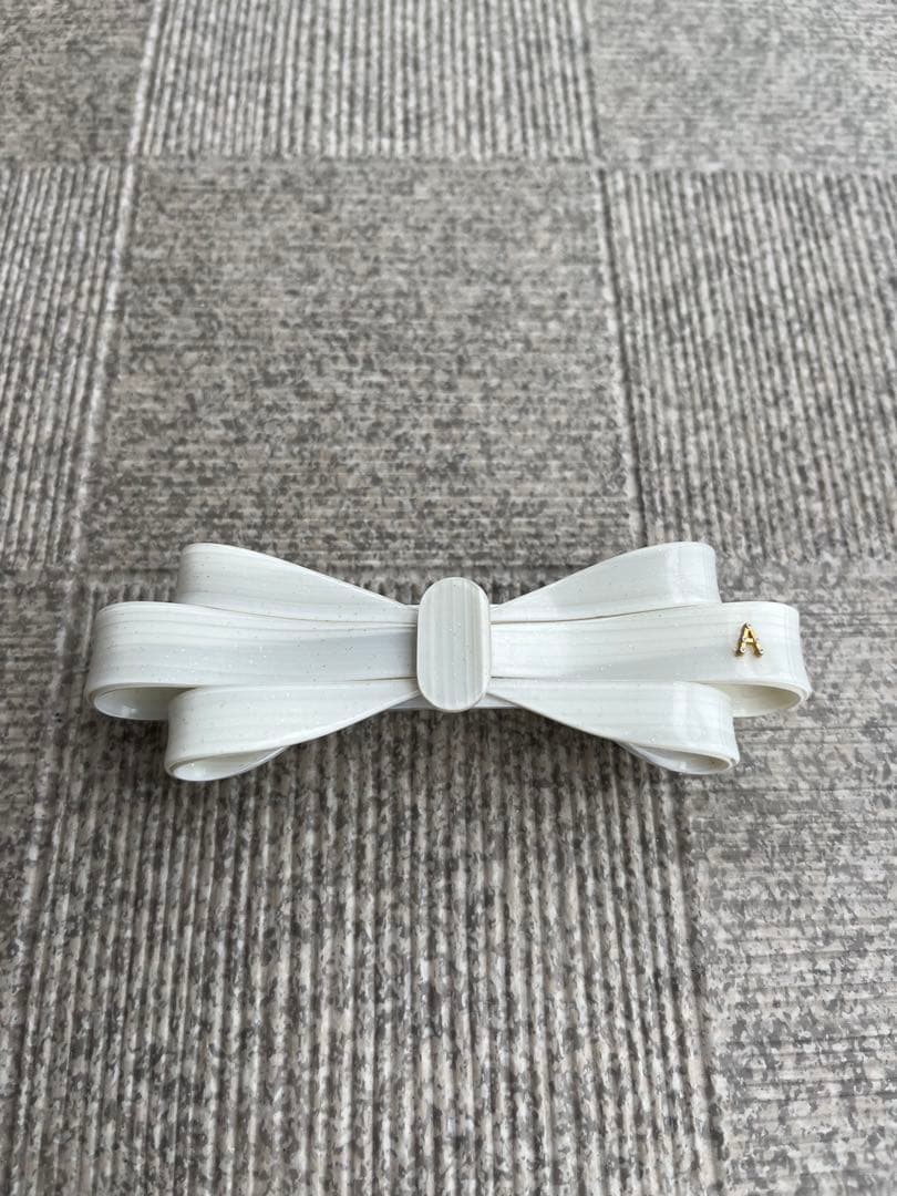 アレクサンドルドゥパリ ヘアアクセサリー　ホワイトリボン