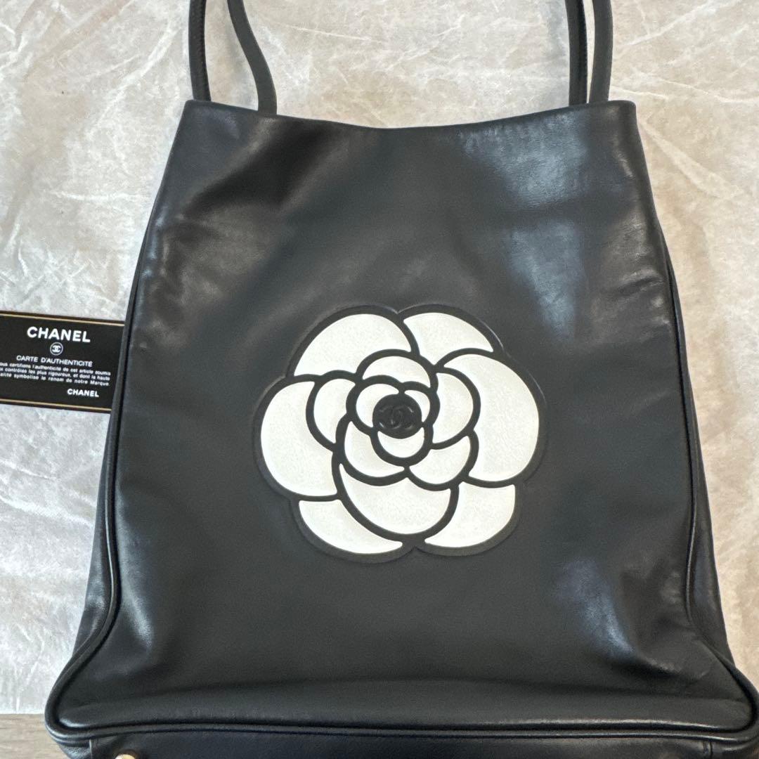 CHANEL カメリア ロゴ ショルダーバッグ レザー ブラック
