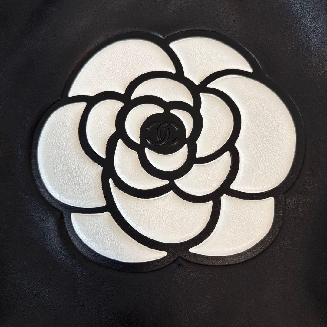 CHANEL カメリア ロゴ ショルダーバッグ レザー ブラック