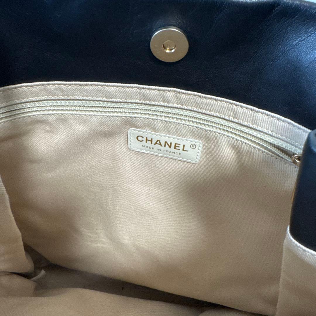 CHANEL カメリア ロゴ ショルダーバッグ レザー ブラック