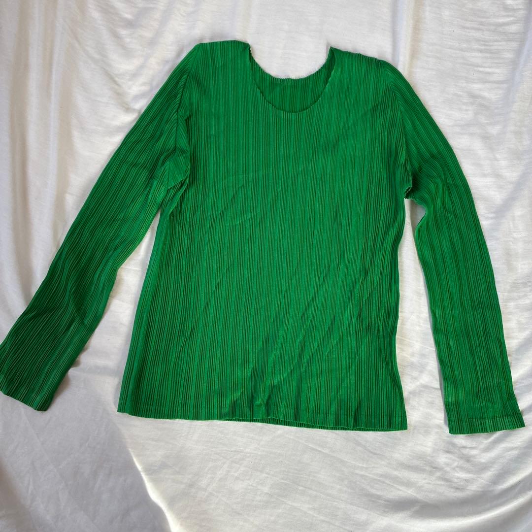 イッセイミヤケ　未使用品　プリーツ加工　長袖トップス