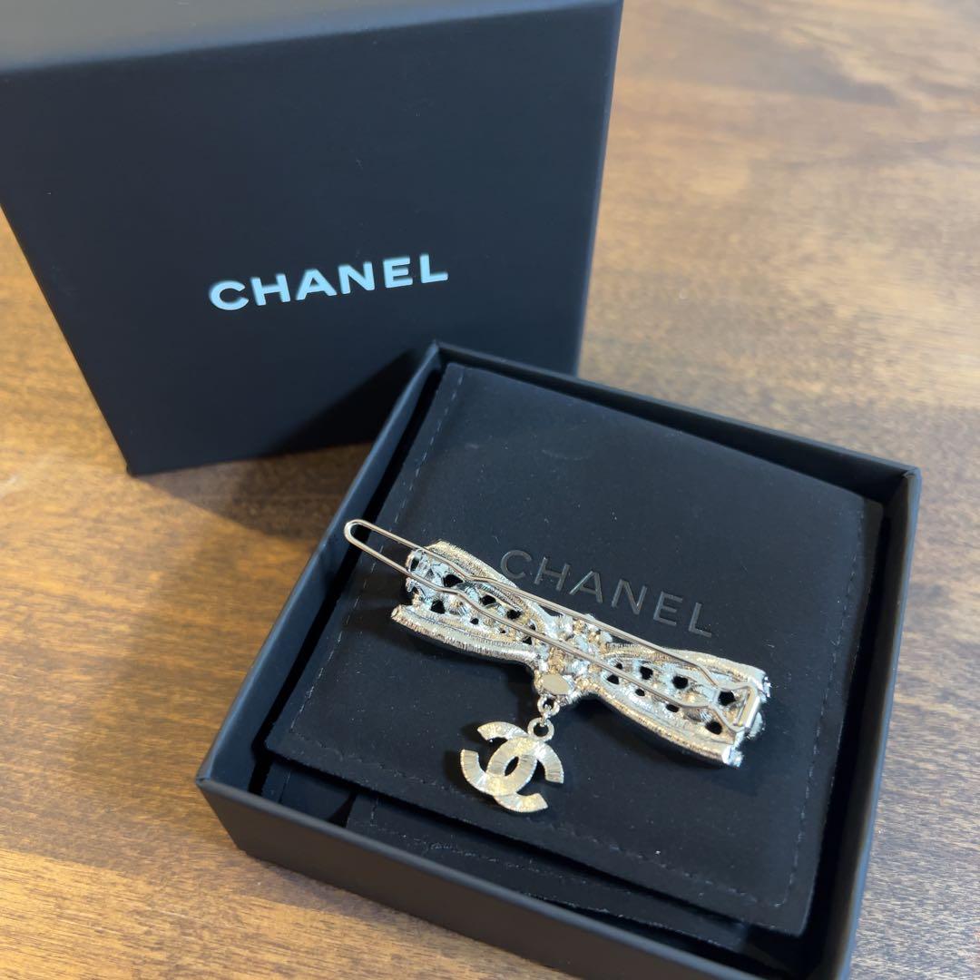 シャネル　ヘアクリップ