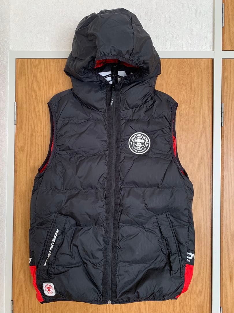 エイプ フード付きリバーシブルダウンベスト 黒 赤迷彩　ＸＬ