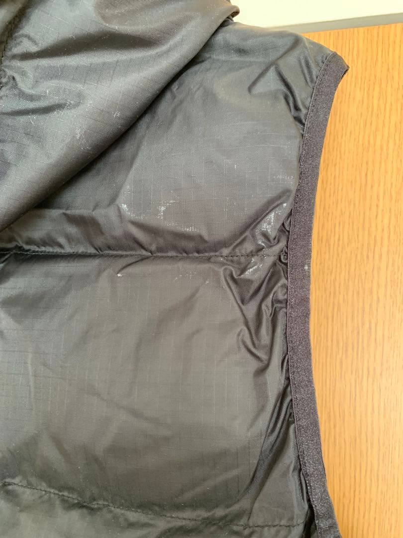 エイプ フード付きリバーシブルダウンベスト 黒 赤迷彩　ＸＬ