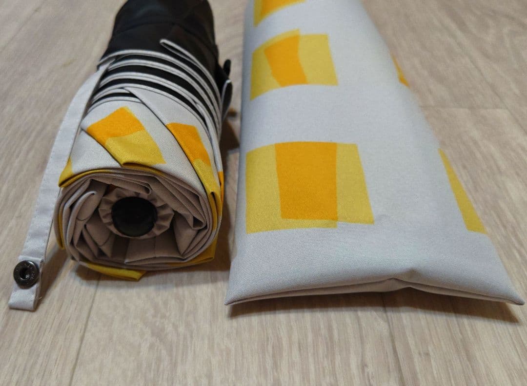 サンバリア100 日傘 三段折り 折りたたみ傘 イエロー 未使用