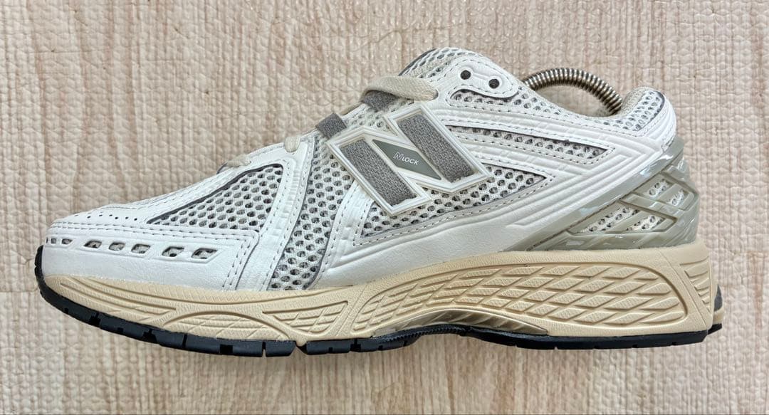 【土日限定価格】NEW BALANCE ニューバランス　M1906RP23.5㎝