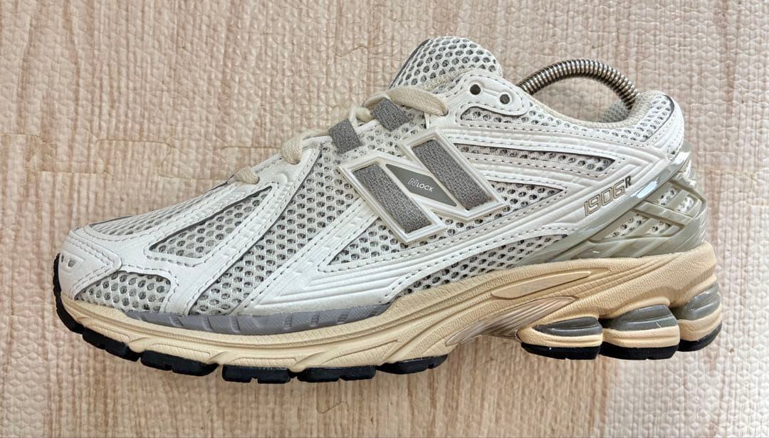 【土日限定価格】NEW BALANCE ニューバランス　M1906RP23.5㎝