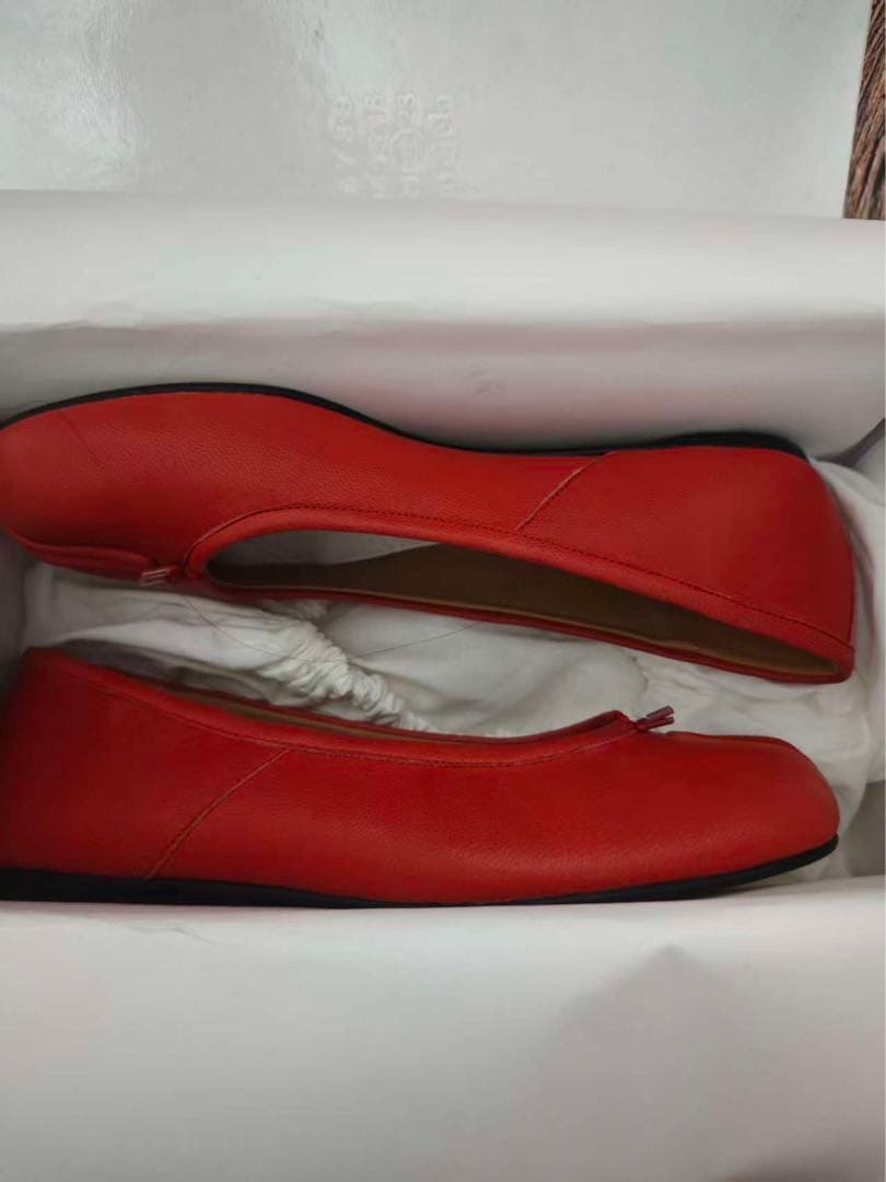 美品メゾンマルジェラ 足袋 タビ Tabi バレエ 赤 レッド37
