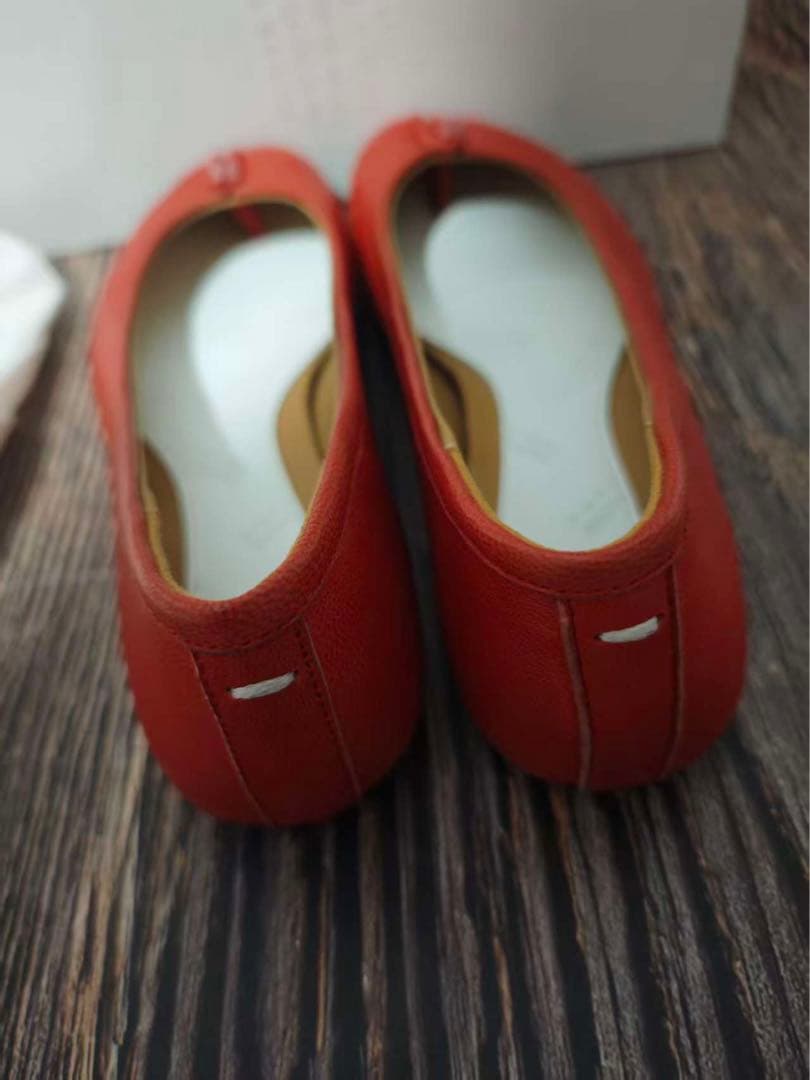 美品メゾンマルジェラ 足袋 タビ Tabi バレエ 赤 レッド37