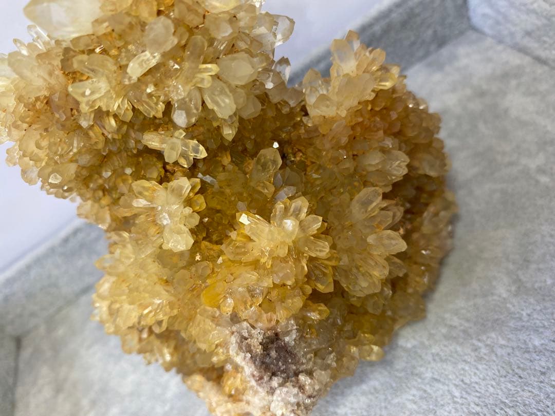 T1014スパングル★特価★シトリンクォーツ　キラキラ原石大きめクラスター