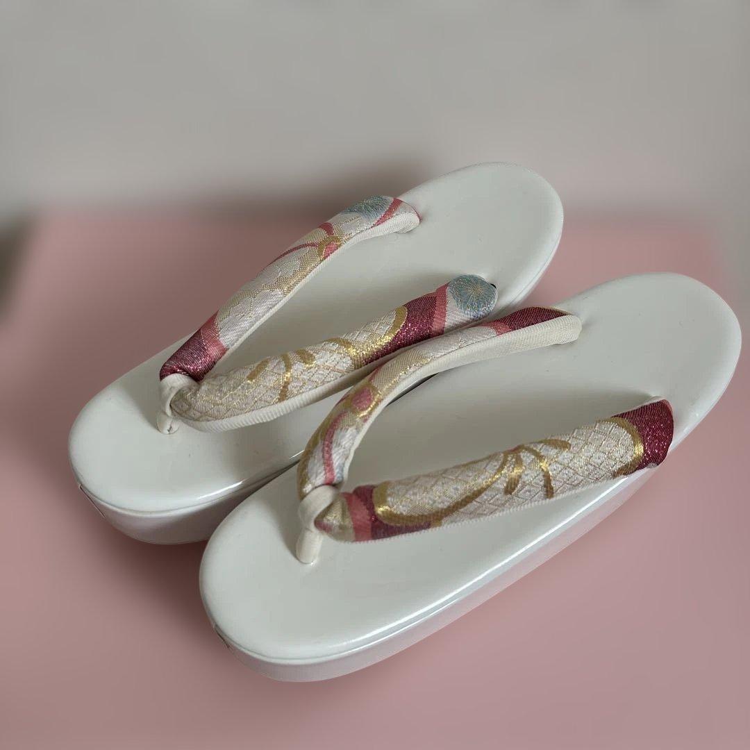 ピンクの花柄と金系の和装用バッグと草履セット 成人式 卒業式 着物