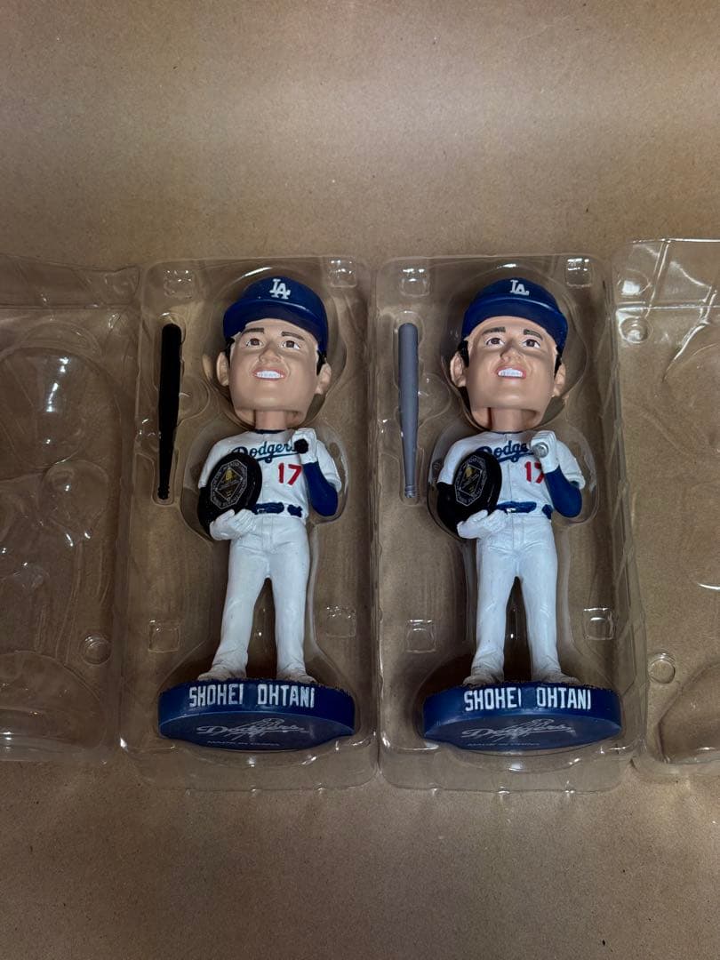 希少レア　シルバー ブラック セット　ドジャース　大谷翔平　ボブルヘッド　MVP
