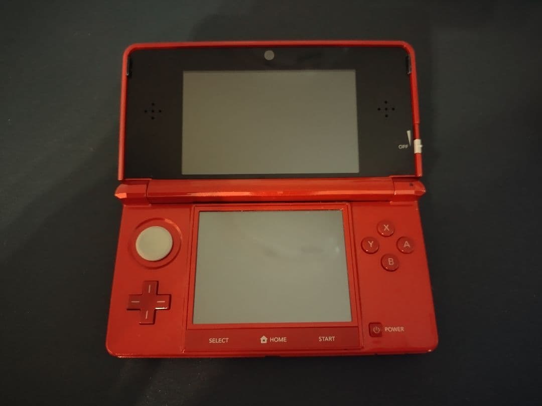 ニンテンドー3DS メタリックレッド