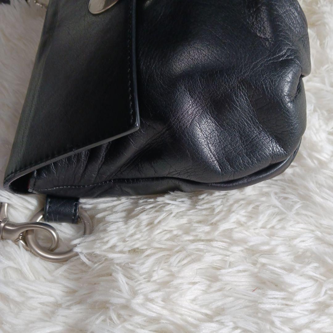 カワカワ　ショルダーバック　レザー　ブラック　斜め掛け　クロスボディ